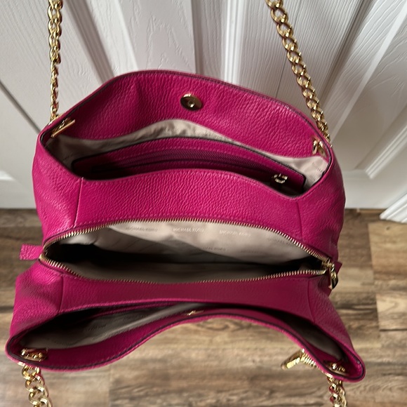 Michael Kors shoulder bag! - Picture 2 of 3